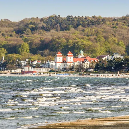 Prora Solitaire Avida Loft 7 * Binz